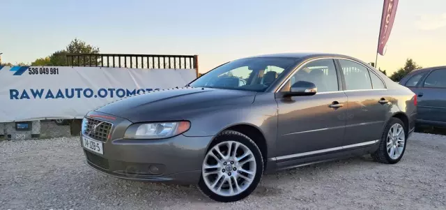 VOLVO S80 2.5T Momentum