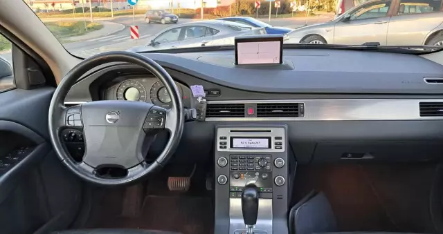 VOLVO S80 2.5T Momentum