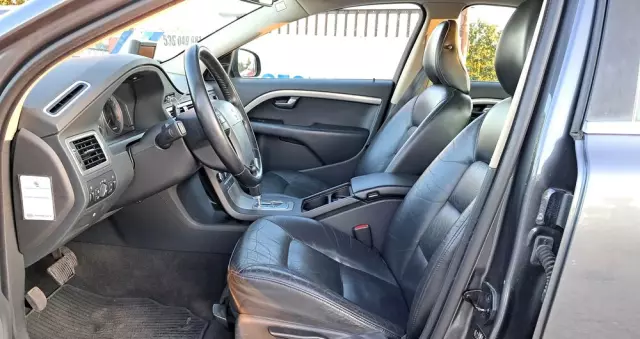 VOLVO S80 2.5T Momentum