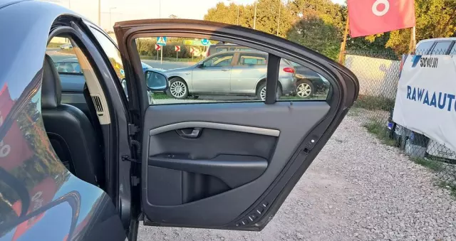 VOLVO S80 2.5T Momentum