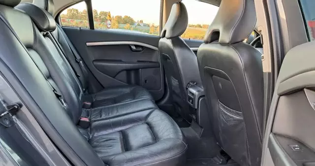 VOLVO S80 2.5T Momentum