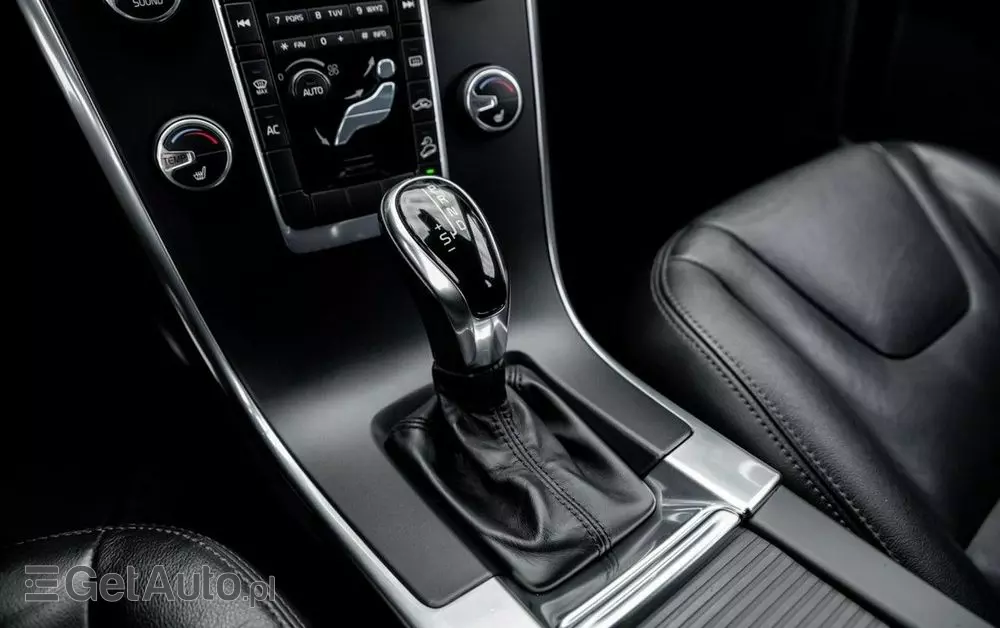 VOLVO XC 60 2.4D AWD