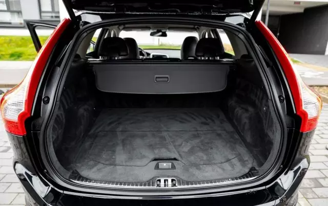 VOLVO XC 60 2.4D AWD