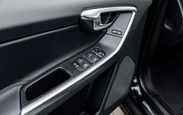 VOLVO XC 60 2.4D AWD