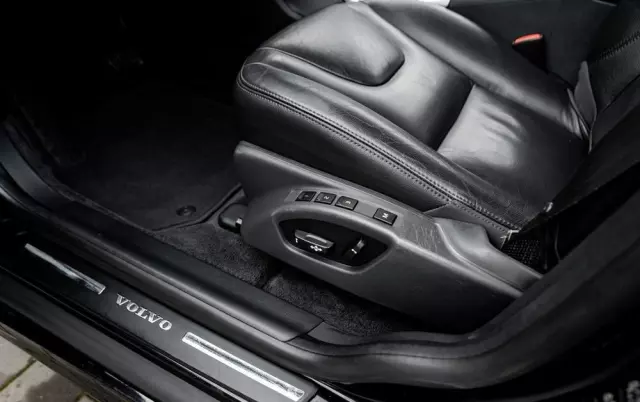 VOLVO XC 60 2.4D AWD