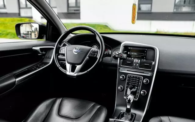 VOLVO XC 60 2.4D AWD