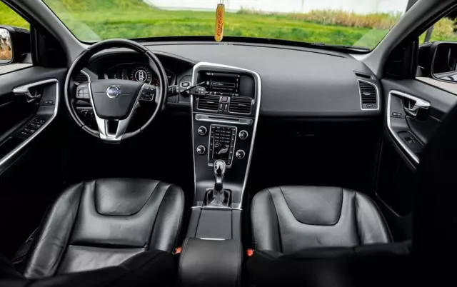 VOLVO XC 60 2.4D AWD