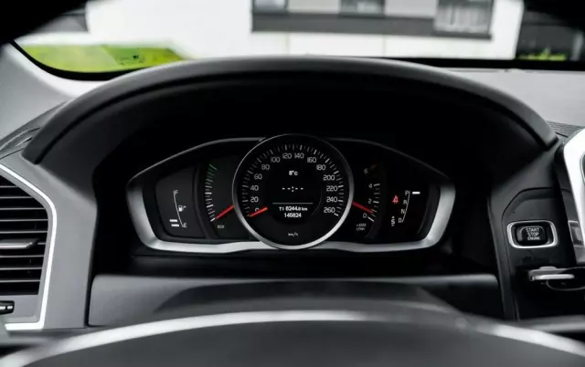 VOLVO XC 60 2.4D AWD