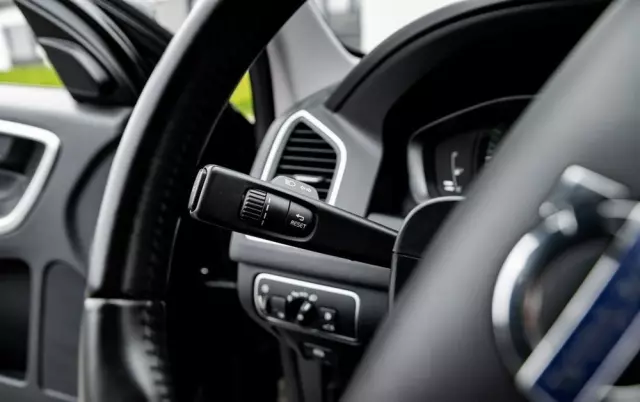 VOLVO XC 60 2.4D AWD