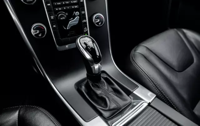 VOLVO XC 60 2.4D AWD