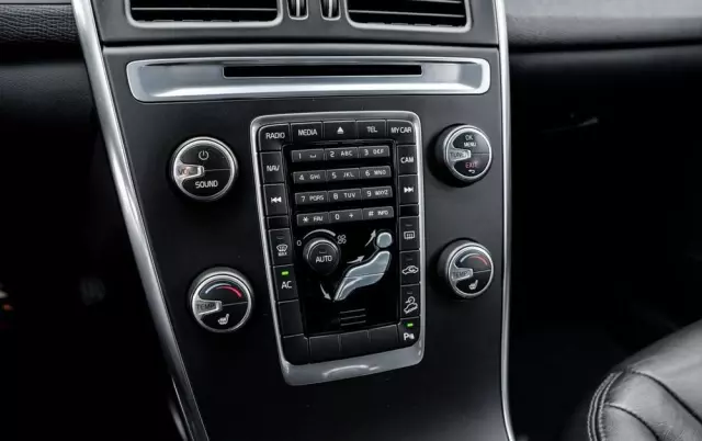 VOLVO XC 60 2.4D AWD