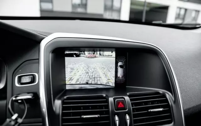 VOLVO XC 60 2.4D AWD