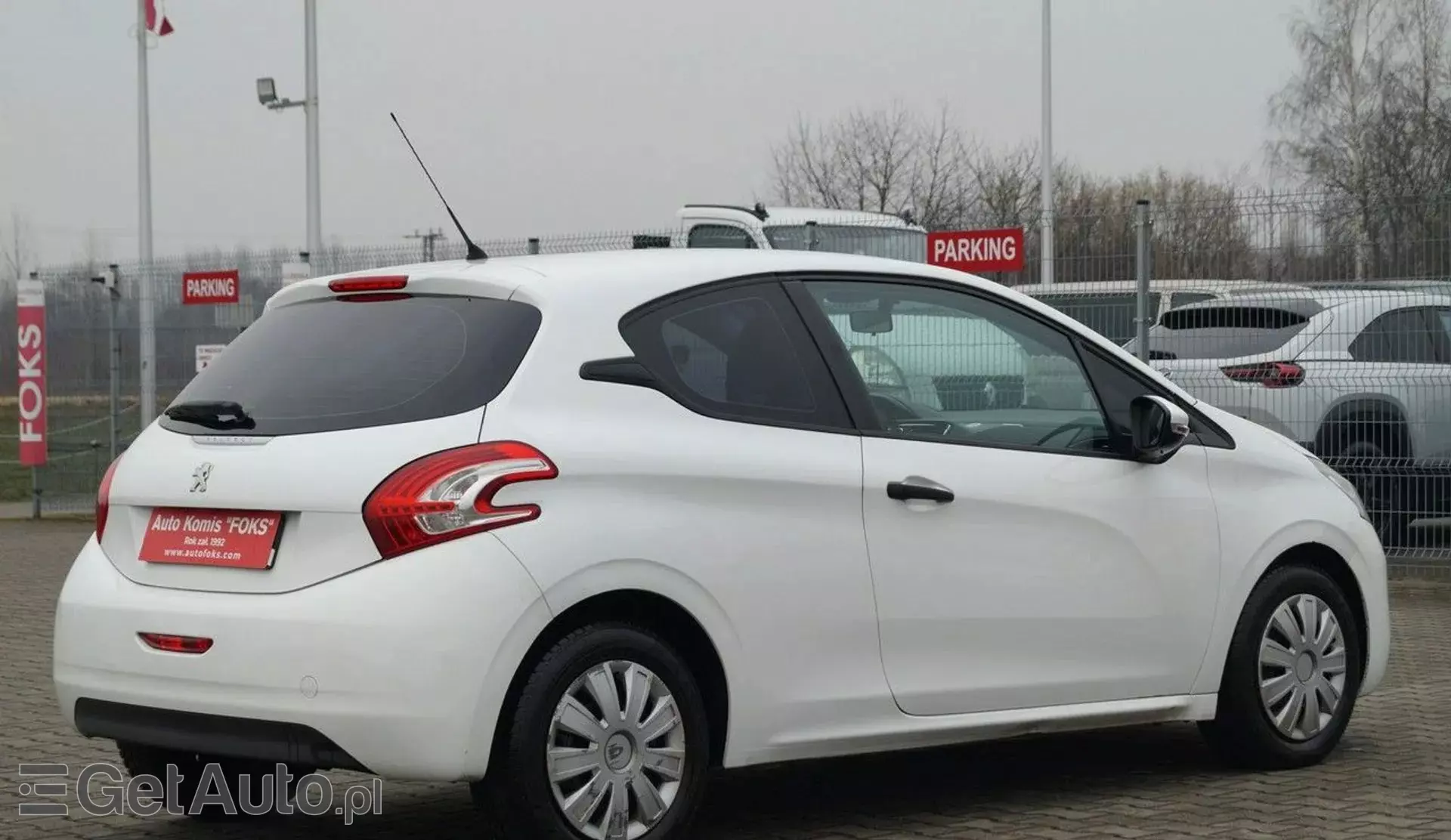 PEUGEOT 208 