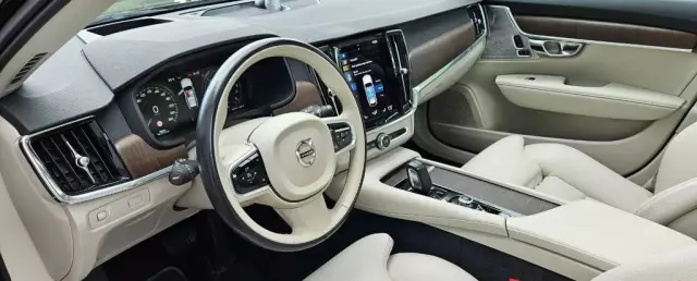 VOLVO V90 Cross Country 