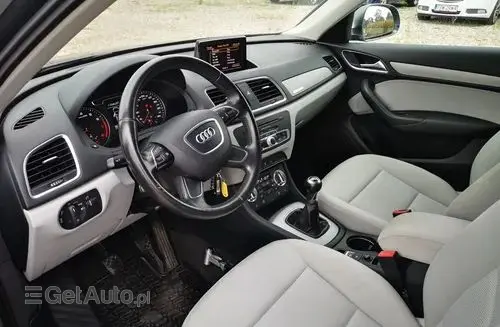 AUDI Q3 