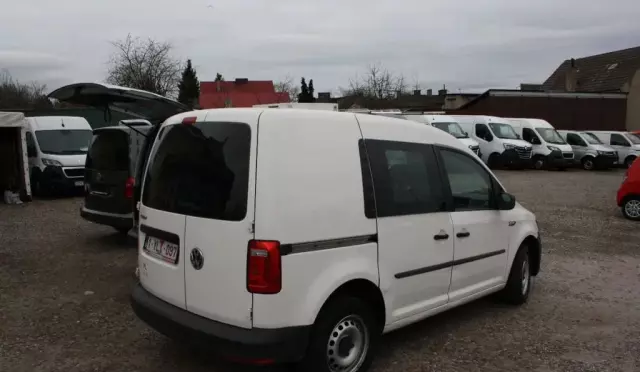 VOLKSWAGEN Caddy 