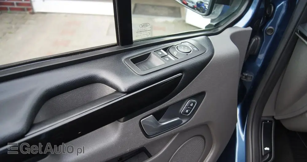 FORD Tourneo Custom 2.0 EcoBlue L1 Titanium SelectShift