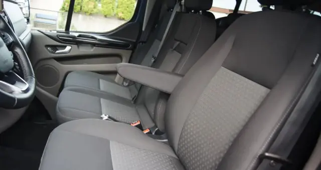 FORD Tourneo Custom 2.0 EcoBlue L1 Titanium SelectShift