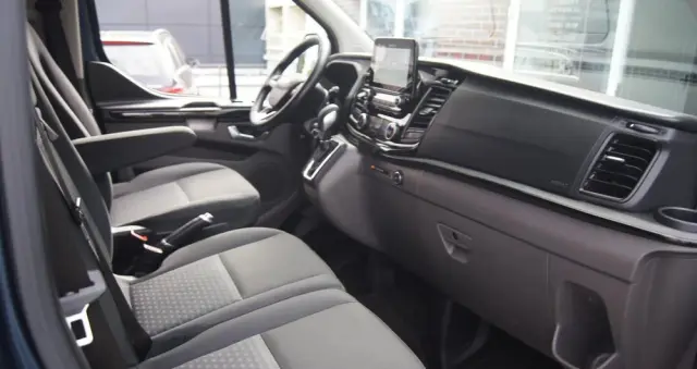 FORD Tourneo Custom 2.0 EcoBlue L1 Titanium SelectShift