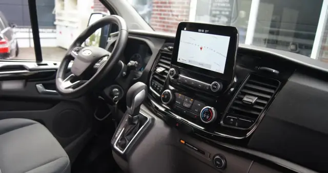 FORD Tourneo Custom 2.0 EcoBlue L1 Titanium SelectShift