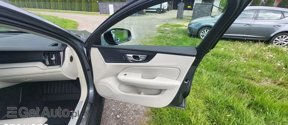 VOLVO V60 D4 AWD Momentum