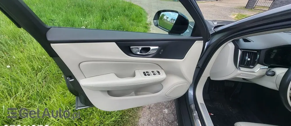 VOLVO V60 D4 AWD Momentum