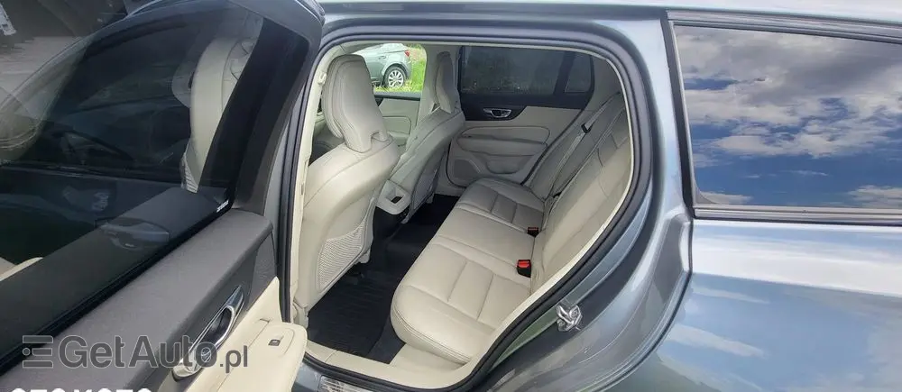 VOLVO V60 D4 AWD Momentum