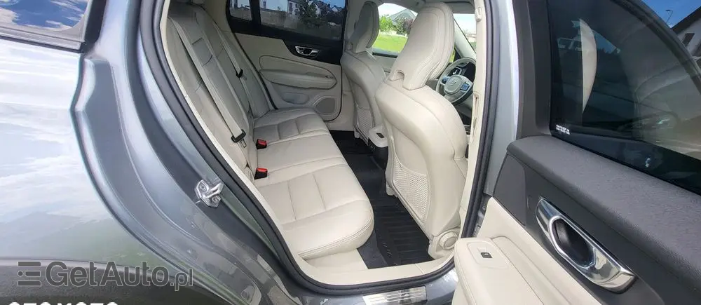 VOLVO V60 D4 AWD Momentum