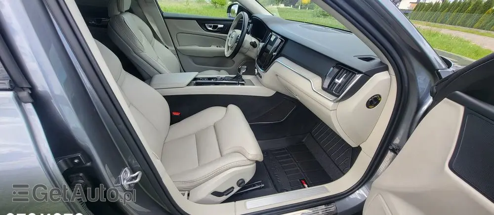 VOLVO V60 D4 AWD Momentum