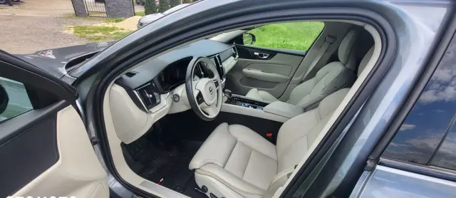 VOLVO V60 D4 AWD Momentum