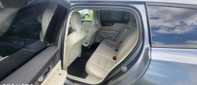 VOLVO V60 D4 AWD Momentum