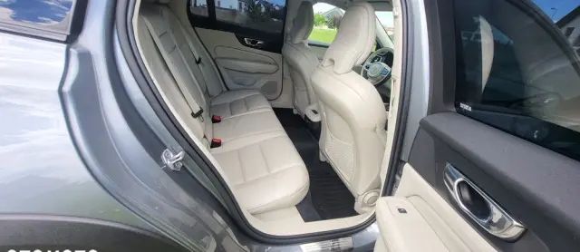 VOLVO V60 D4 AWD Momentum