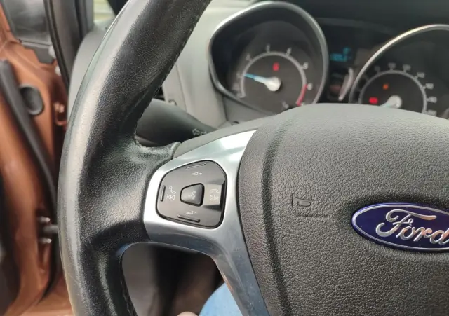 FORD B-MAX 1.4 SYNC Edition