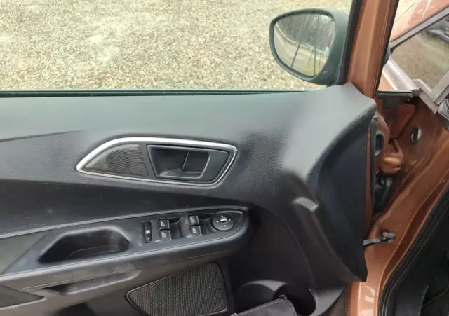 FORD B-MAX 1.4 SYNC Edition