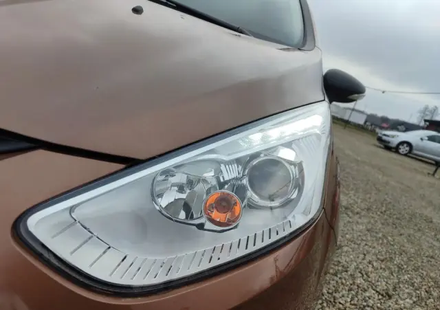 FORD B-MAX 1.4 SYNC Edition