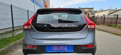 VOLVO V40 