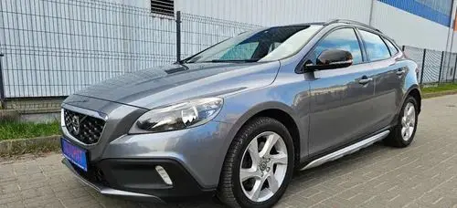 VOLVO V40 