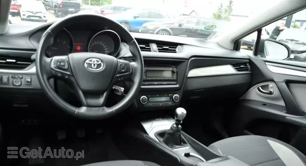 TOYOTA Avensis 
