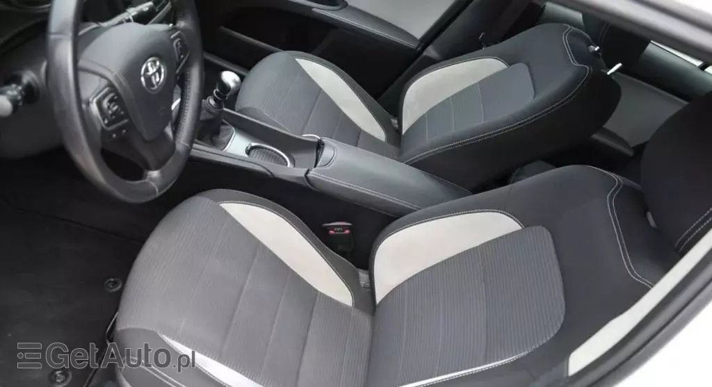 TOYOTA Avensis 