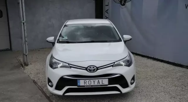 TOYOTA Avensis 