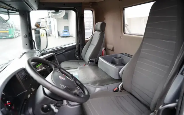 SCANIA P 410 / 8x4 / WYWROTKA 2 STRONNA / HYDROBURTA / BORDMATIC / OPTICRUISE / OPONY 100% / EURO 6 