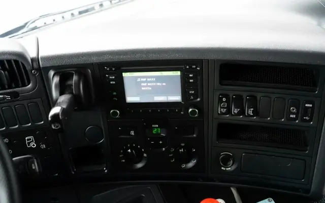 SCANIA P 410 / 8x4 / WYWROTKA 2 STRONNA / HYDROBURTA / BORDMATIC / OPTICRUISE / OPONY 100% / EURO 6 