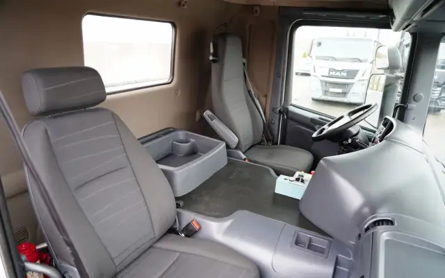 SCANIA P 410 / 8x4 / WYWROTKA 2 STRONNA / HYDROBURTA / BORDMATIC / OPTICRUISE / OPONY 100% / EURO 6 