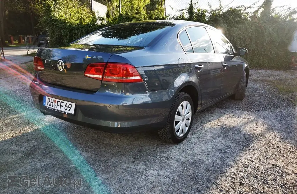 VOLKSWAGEN Passat 