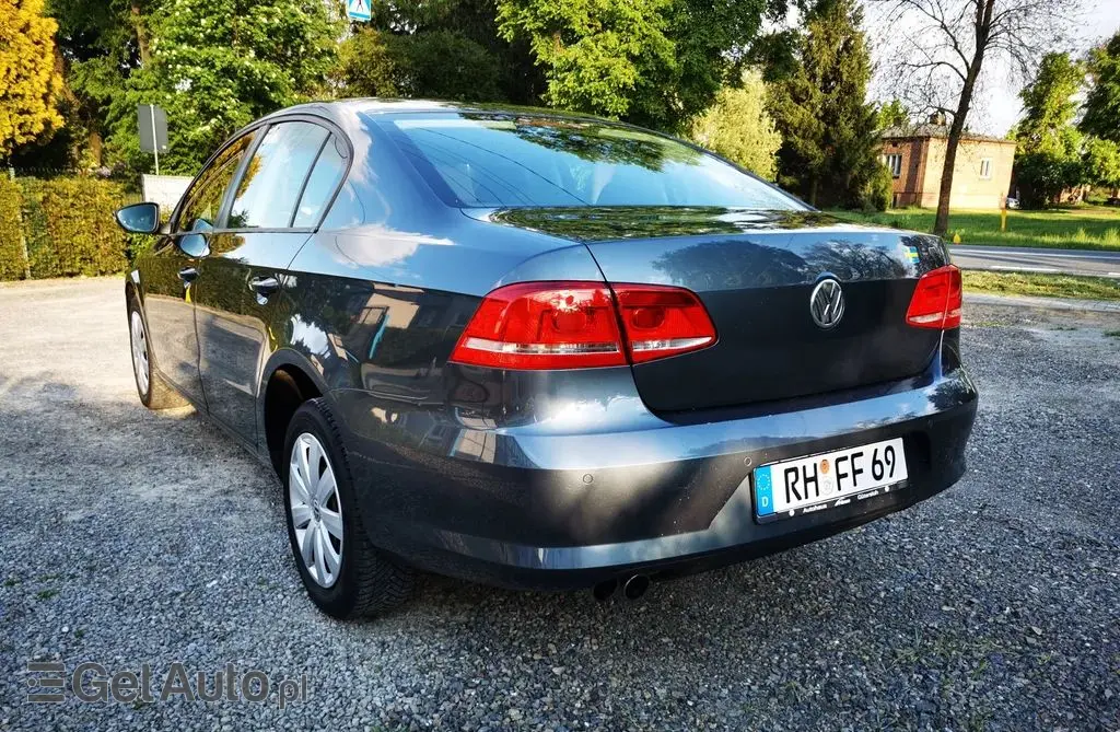 VOLKSWAGEN Passat 