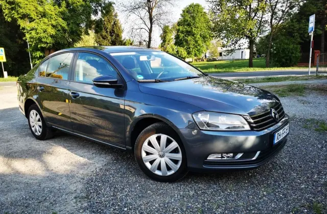 VOLKSWAGEN Passat 