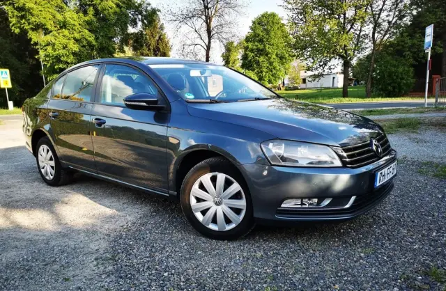 VOLKSWAGEN Passat 