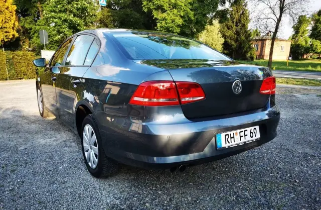 VOLKSWAGEN Passat 