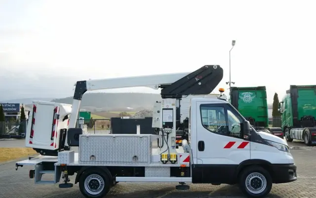 IVECO 35-140 / ZWYŻKA / PODNOŚNIK KOSZOWY KLUBB K26/ 4 PODPORY / MANUAL / 2020  R 