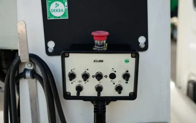 IVECO 35-140 / ZWYŻKA / PODNOŚNIK KOSZOWY KLUBB K26/ 4 PODPORY / MANUAL / 2020  R 